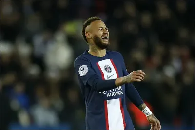 Neymar joue dans quel club actuellement (mars 2023) ?