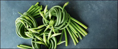 Et pour finir ce quiz en beauté, trouverez-vous le nom de ce légume ? Le plus compliqué pour la fin, il n'y a pas si longtemps ce légume finissait au compost avant que l'on se rende compte qu'il pouvait faire des merveilles en cuisine. Le seul indice, cela vous a-t-il suffi ? Le connaissez-vous ?