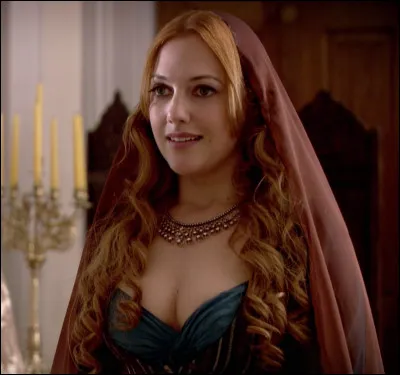 Quel rôle interprète Meriem Uzerli sur cette photo ?