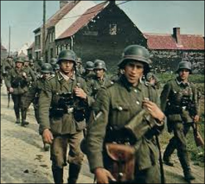 Le 10 mai 1940 l'armée allemande pénétra en France, elle est passée par l'Autriche :