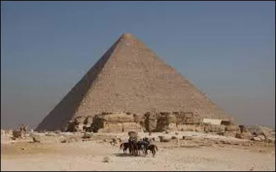 La pyramide de Khéops est la seule des sept merveilles du monde qui subsiste :