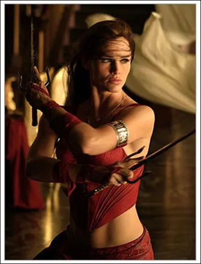 De qui Elektra est-elle l'acolyte ?