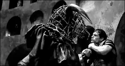 Héros grec dans un duel terrifiant contre le Minotaure. Qui est-il ?