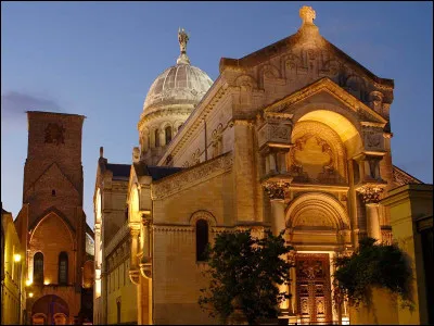 Lieu d'exception : comment s'appelle cette célèbre basilique située en plein cœur de Tours ?
