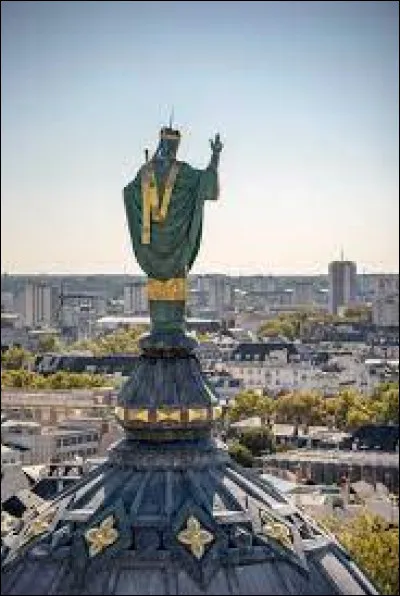 Personnalité : pour quel fait Saint-Martin de Tours est-il connu ?