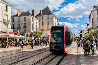 Culture : comment appelle-t-on les habitants de la ville de Tours ?
