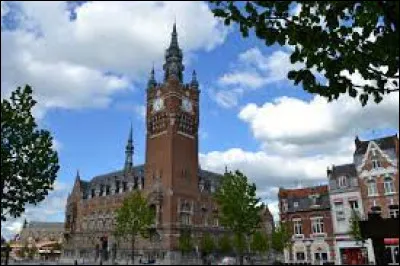 Limitrophe de la Belgique, en Flandre romane, Armentières, que l'on surnomme parfois encore "la cité de la toile", se situe dans le département ...