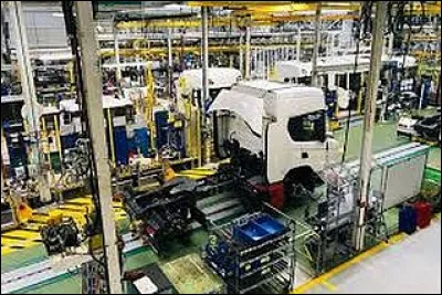 Quel constructeur scandinave assemble ses camions à Angers ?