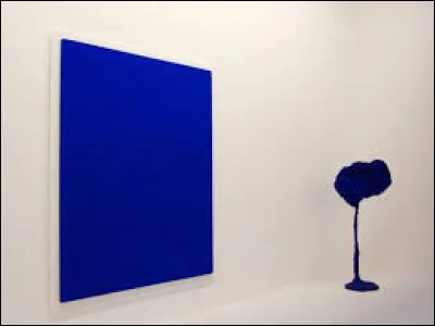 Quel peintre est mondialement connu pour son fameux "bleu" ?