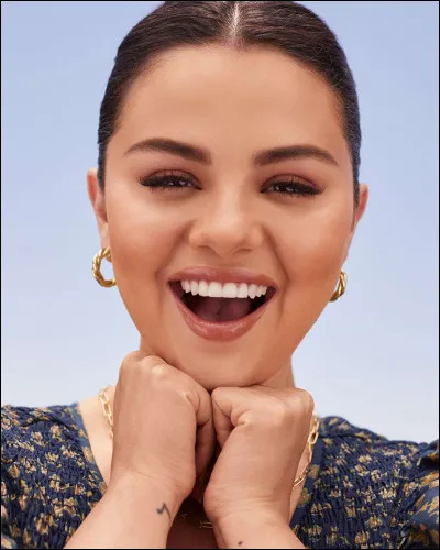 La star Selena Gomez mesure exactement...