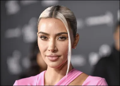 Pour finir, quelle est la taille de la célèbre Kim Kardashian ?