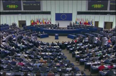Parlement de l'UE > Après avoir récemment voté la loi sur le retrait des moteurs thermiques en 2035, un seul pays fait volte-face et refuse d'entériner l'accord : lequel ?