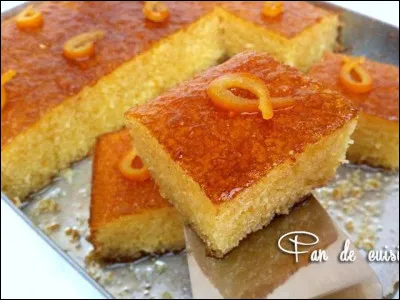 C'est un gâteau à base de semoule fine de blé, de sucre et de fruits confits. Recette des pays du Maghreb et du Moyen-Orient , c'est...