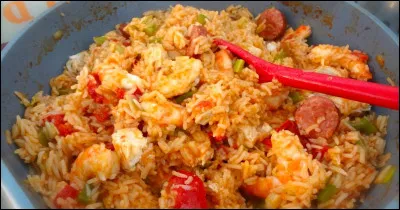 C'est une spécialité culinaire à base de riz, qui nous vient de Louisiane, et rappelle la paella.