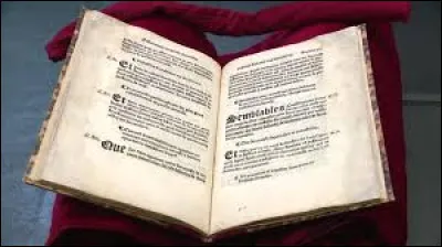 Qu'est-ce qui devient obligatoire par l'ordonnance de Villers-Cotterêts en 1539 ?