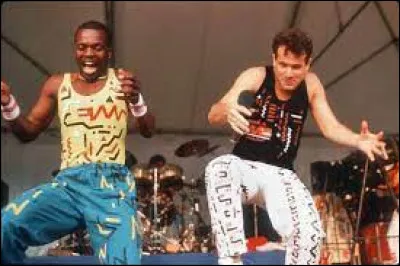 Cette chanson fut classée à la 2e place.
À quel duo doit-on la chanson "Asimbonanga" ?