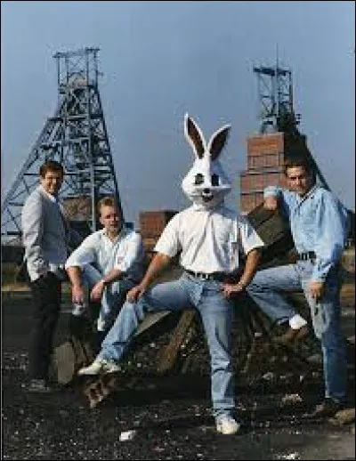 Cette chanson fut classée à la 1ère place.
Quel groupe a interprété "Swing the Mood" ?