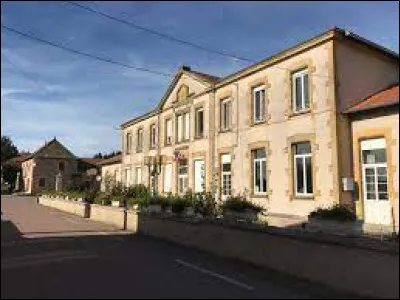 Village d'Auvergne-Rhône-Alpes, dans l'arrondisement de Roanne, Saint-Germain-la-Montagne se situe dans le département ...