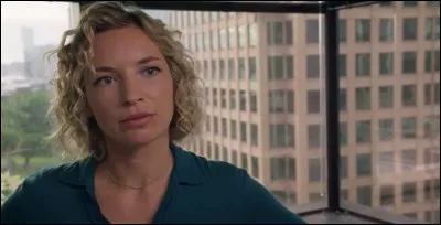 Ici, c'est le personnage de Juliet. Elle est une ancienne agent du MI6. Dans quelle série joue-t-elle ?