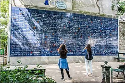 Quel mur a créé Frédéric Baron à Montmartre ?