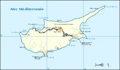 Quelle est la couleur de la ligne qui partage depuis 1974 l'île de Chypre ?