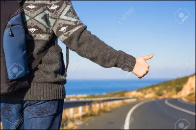 Situation : tu te balades avec ta voiture en ville, quand quelqu'un fait du stop.
Tu décides de t'arrêter pour aider la personne, quand celle-ci te dit qu'elle vient de braquer une banque et qu'elle doit vite s'enfuir avant que la police ne l'attrape.
Que fais-tu ?