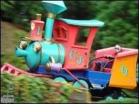 Attraction pour les petits dans Disneyland Paris Resort. Quel est le prnom de ce petit train ?