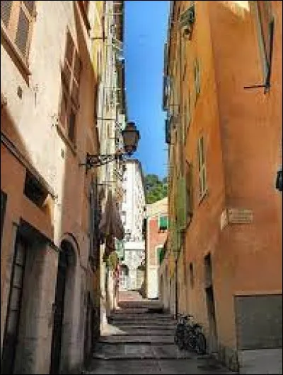 Dans quelle ville emprunterez-vous la rue du Malonat ?