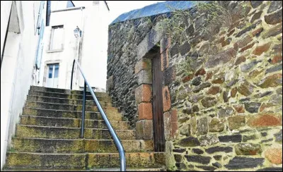 Dans quelle ville emprunterez-vous l'escalier du Temps Perdu ?