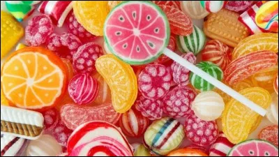 "Je vous ai apporté des bonbons / Parce que les fleurs c'est périssable / Les bonbons c'est tellement bon / Bien que les fleurs soient plus présentables / Surtout quand elles sont en boutons...". Qui chante "Les Bonbons" en 1963 ?