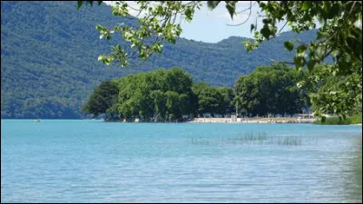 À quel poète doit-on le poème "Le Lac" ?
