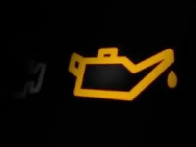 Si cette lampe merveilleuse s'allume sur votre tableau de bord de voiture, c'est qu'il faut...