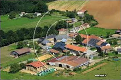 Nous terminons notre balade pas très loin de la frontière belge, à Villancy. Hameau lorrain dépendant de la ville de Longuyon, dans le Pays Haut, il se situe dans le département ...