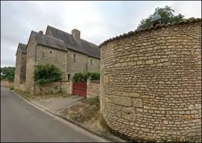 Nous sommes maintenant en Nouvelle-Aquitaine, à Frozes. Village de l'aire d'attraction Pictavienne, qui a la particularité de ne pas posséder d'église, il se situe dans le département ...