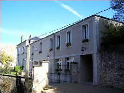 Commune francilienne, dans la Grande Couronne, Grosrouvre se situe dans le département ...