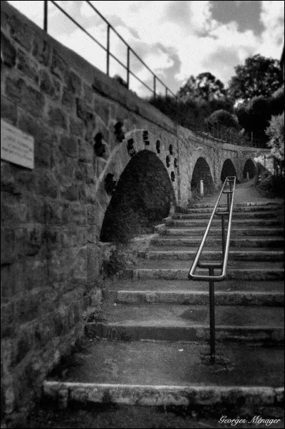 Dans quelle ville monterez vous courageusement la rue du funiculaire, plutôt que d'emprunter ledit funiculaire ?
