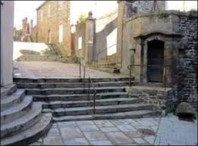 Dans quelle ville maritime pourrez vous gravir les degrés de la rue Lecarpentier ?