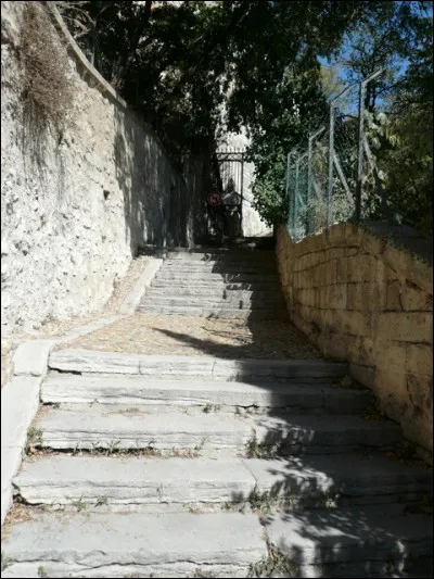 Dans quelle ville pourrez-vous monter l'escalier de Sainte Anne ?