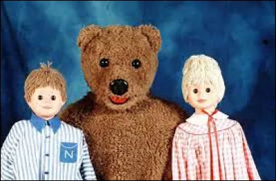 Nostalgie de l'émission "Bonne nuit les petits", d'abord en noir et blanc puis en couleurs ! Voici Nicolas, dont la soeur avec qui il partage ses aventures se prénomme... ?