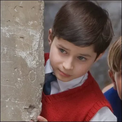 Le Petit Nicolas, qui n'a pas coutume d'aimer les filles, finira par sympathiser avec une petite fille, comme se prénomme-t-elle ?