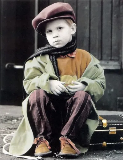 Toujours dans le livre "Les Misérables", on se souvient de l'enfant des rues nommé Gavroche ! Combien avait-il de de frères ou surs ?