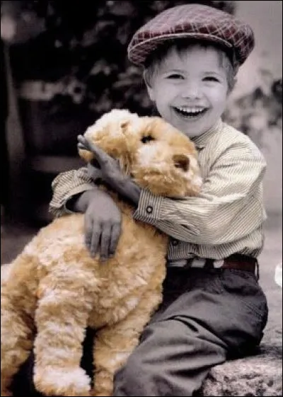 Quel écrivain conte ses souvenirs d'enfance avec sa tante Léonie (et ses madeleines) ?