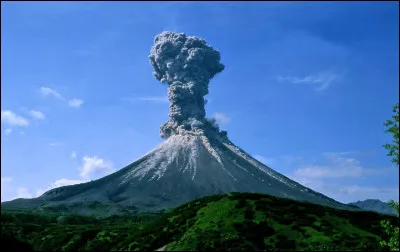 Les volcans explosifs actifs sont-ils alignés ?