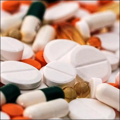 Comment appelle-t-on un médicament équivalent à un médicament breveté ?