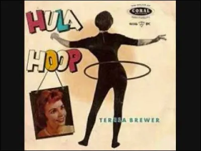Quel chanteur interprétait la chanson "Hula hoop" ?