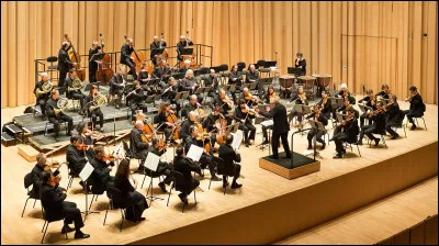 Quel célèbre compositeur a écrit la symphonie "La Neuvième" ?