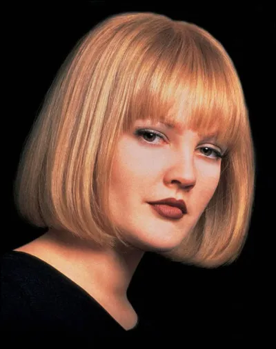 Drew Barrymore l'interprète de Casey Backer devait initialement jouer quel personnage dans Scream 1 ?