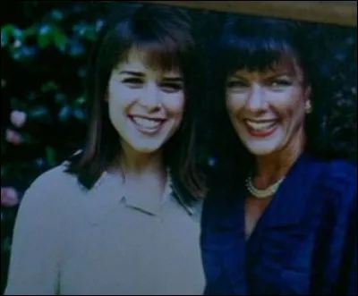 Comment se prénommait la mère de Sidney ?