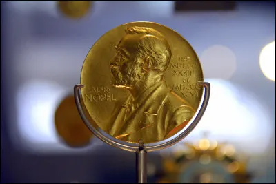 Quel est le nom de la première femme à avoir remporté le prix Nobel ?