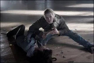 A quel endroit du corps James a-t-il mordu Bella ?